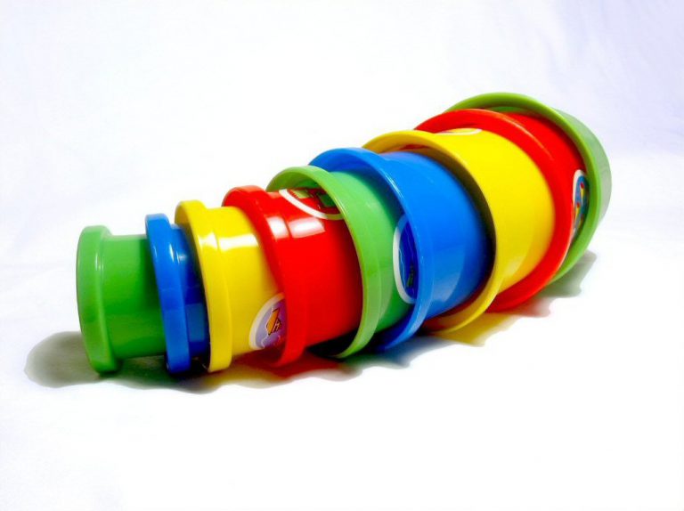 Zabawki sensoryczne dla rocznego dziecka – Jakie warto kupić?